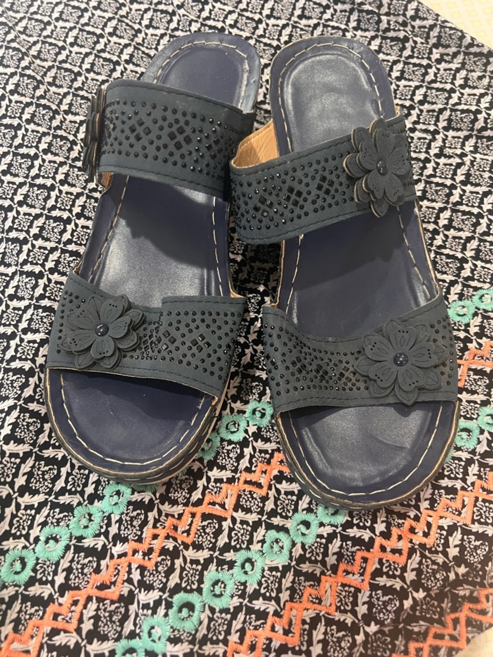 NOKIO Women Wedge Sandals Hollow Flowers With Arch Support size 9